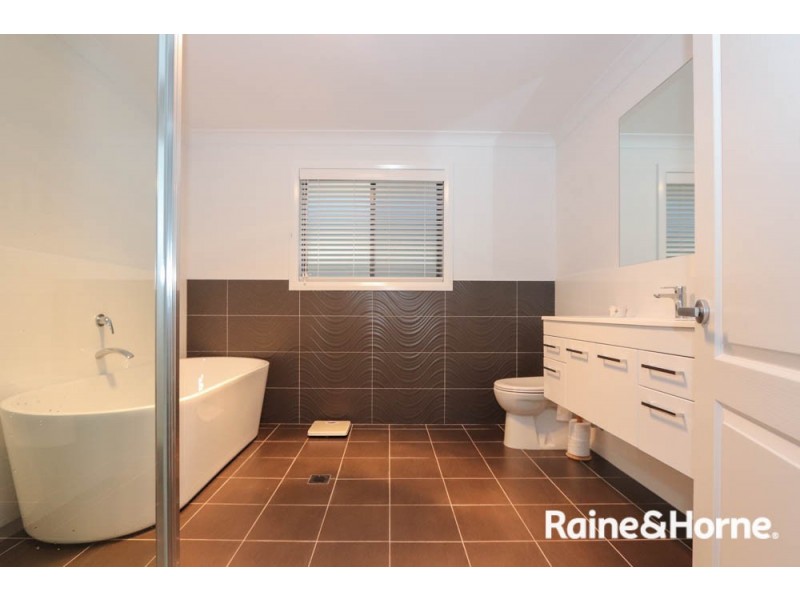 10 Grimes Street, Windradyne NSW 2795