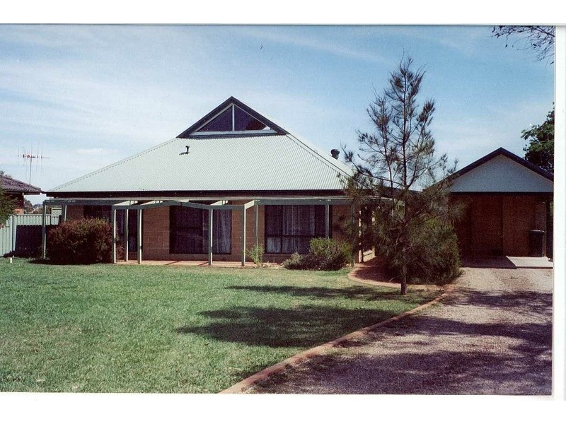 3 Cottonwood Dr, Eglinton NSW 2795