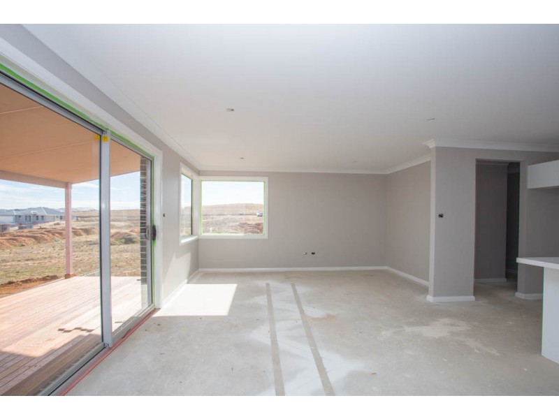 7 IGNATIUS PLACE, Kelso NSW 2795