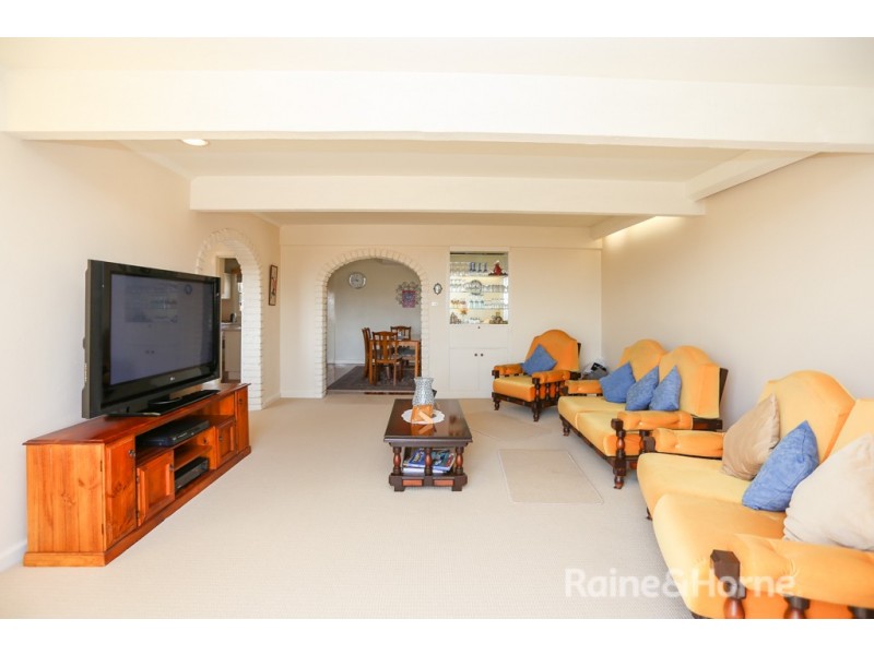 6 Rosehill Street, West Bathurst NSW 2795