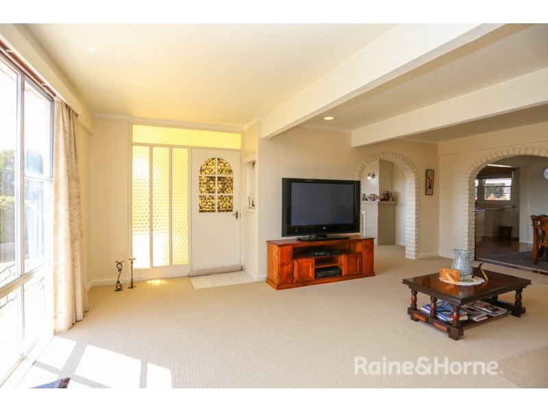 6 Rosehill Street, West Bathurst NSW 2795