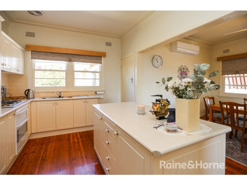 6 Rosehill Street, West Bathurst NSW 2795