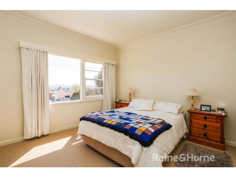 6 Rosehill Street, West Bathurst NSW 2795