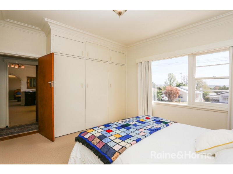 6 Rosehill Street, West Bathurst NSW 2795