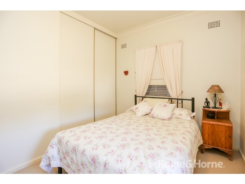 6 Rosehill Street, West Bathurst NSW 2795