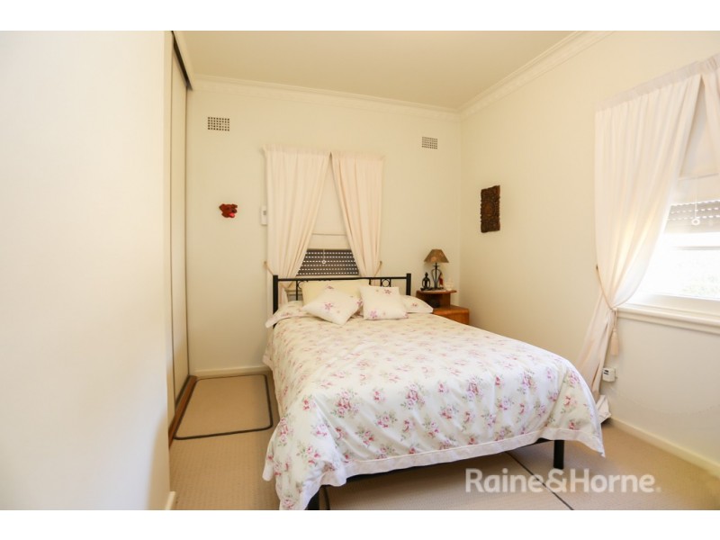 6 Rosehill Street, West Bathurst NSW 2795