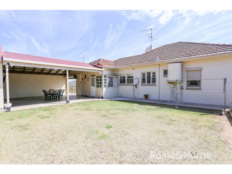 6 Rosehill Street, West Bathurst NSW 2795