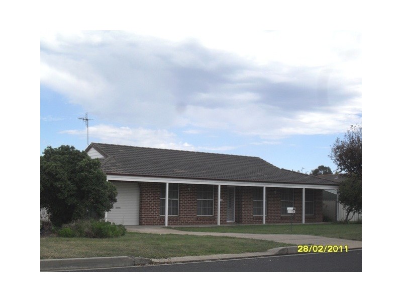 3  Richardson St, Bathurst NSW 2795