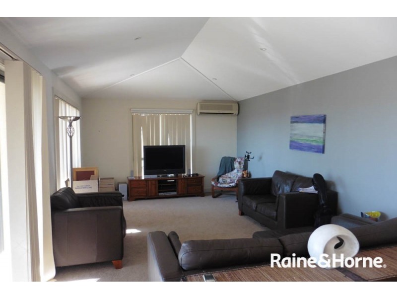 8 Hurley Cl, Windradyne NSW 2795