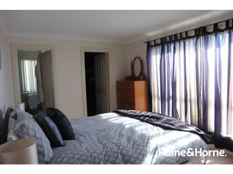 8 Hurley Cl, Windradyne NSW 2795