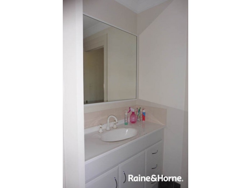 8 Hurley Cl, Windradyne NSW 2795