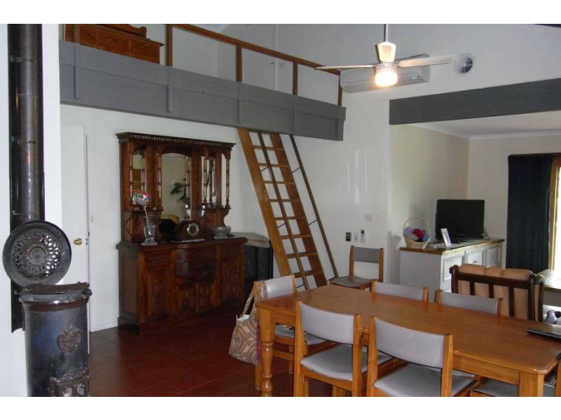 4 Wingeretta Close, Bathurst NSW 2795