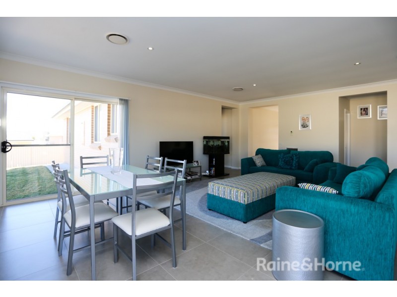 7 Billabong Close, Kelso NSW 2795