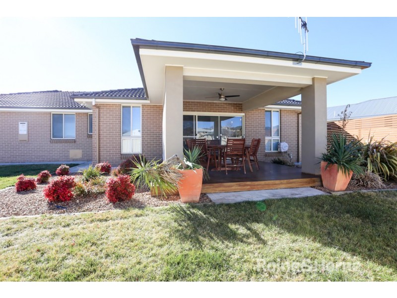 7 Billabong Close, Kelso NSW 2795
