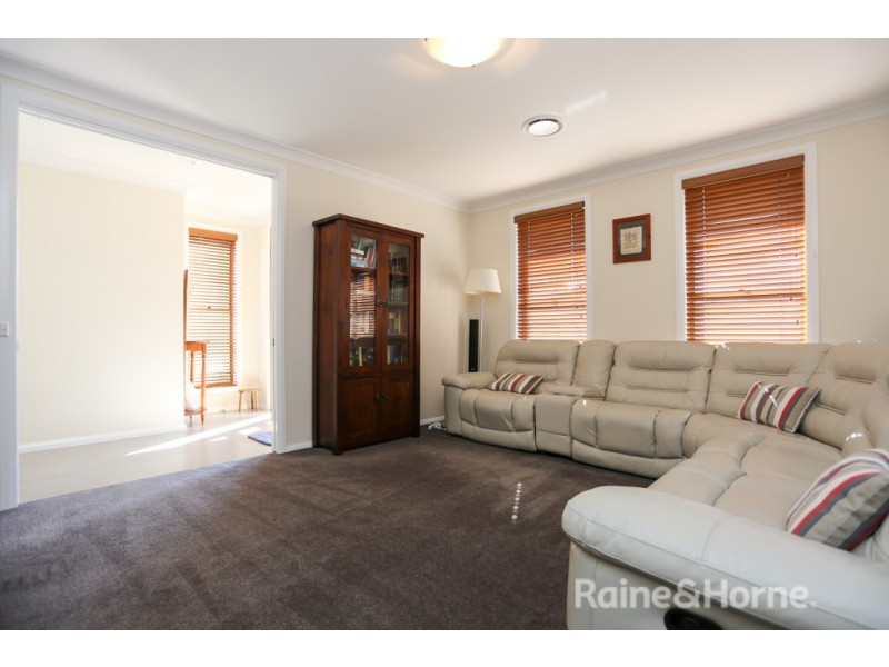 7 Billabong Close, Kelso NSW 2795