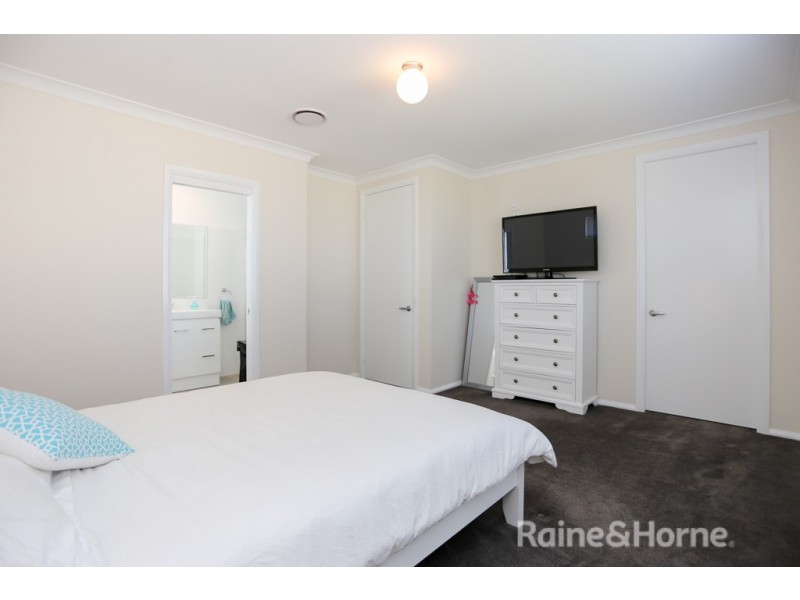 7 Billabong Close, Kelso NSW 2795