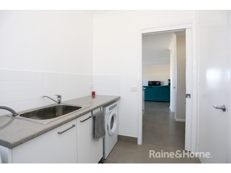 7 Billabong Close, Kelso NSW 2795