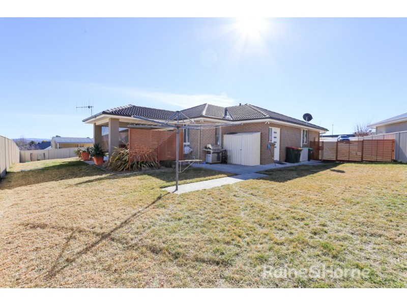 7 Billabong Close, Kelso NSW 2795