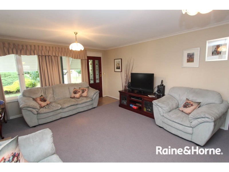 80 College Road, Bathurst NSW 2795