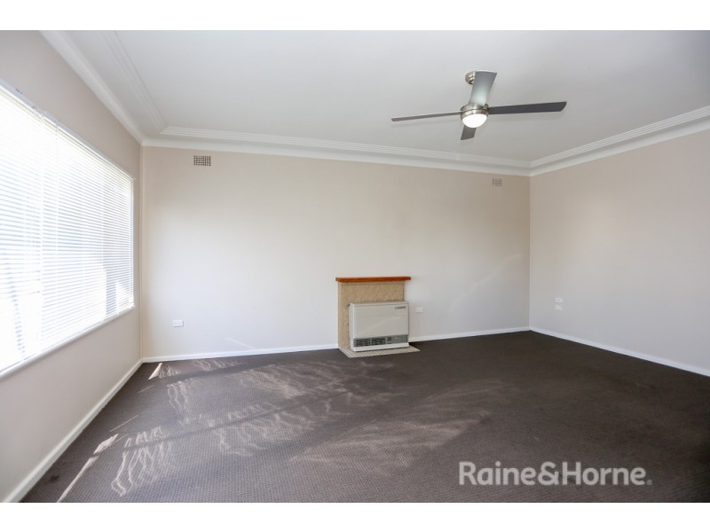 9 Lewins Street, South Bathurst NSW 2795