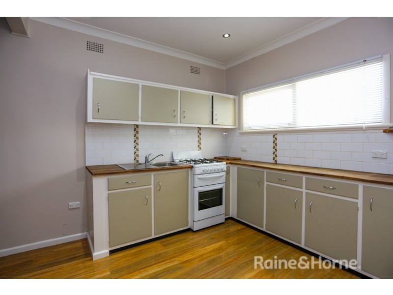9 Lewins Street, South Bathurst NSW 2795