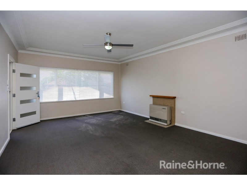 9 Lewins Street, South Bathurst NSW 2795