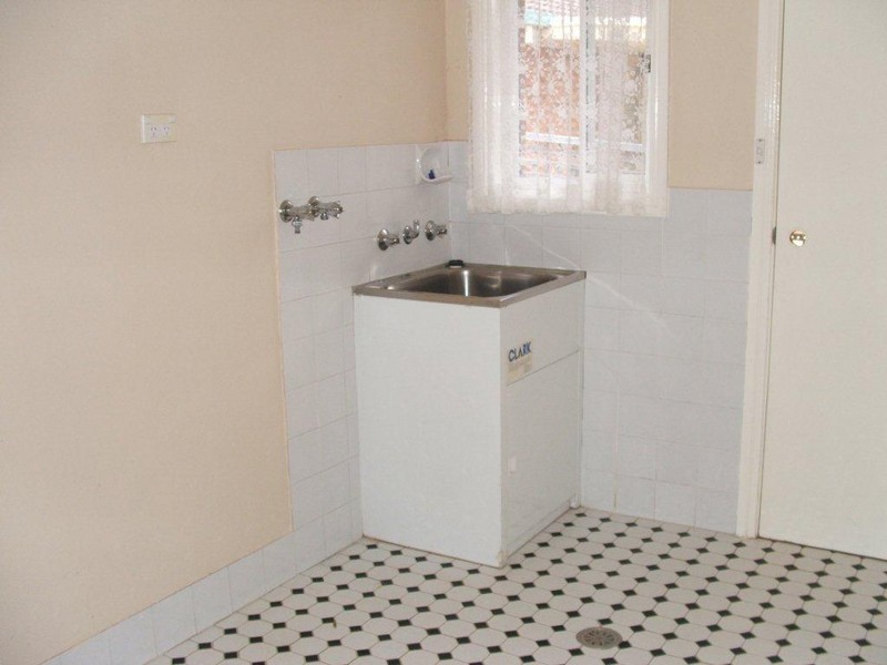19 Kurumben Pl, Bathurst NSW 2795