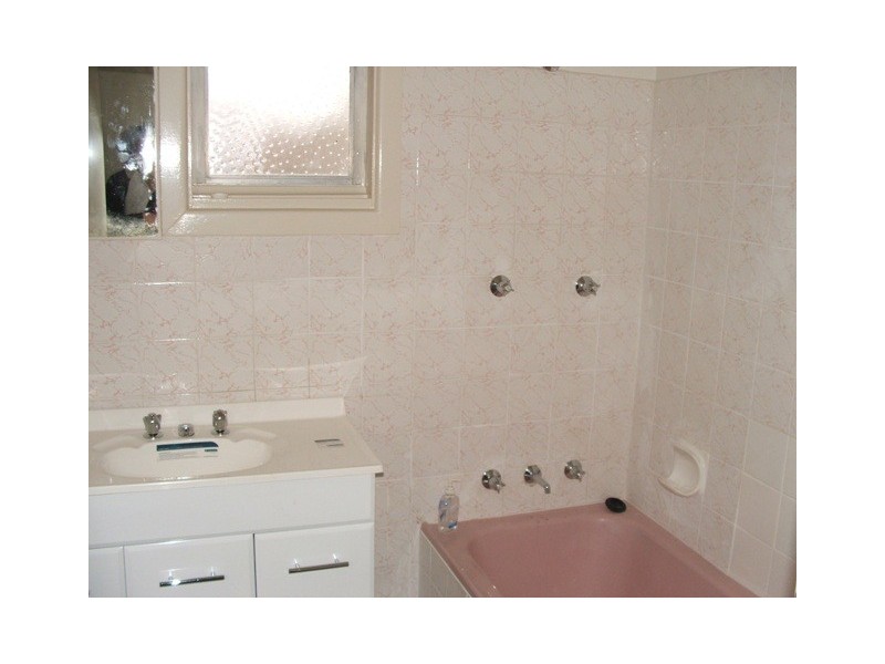 6 Esrom St, Bathurst NSW 2795