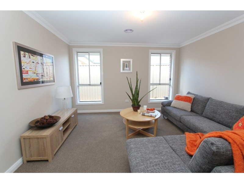 8 Coates Drive, Kelso NSW 2795