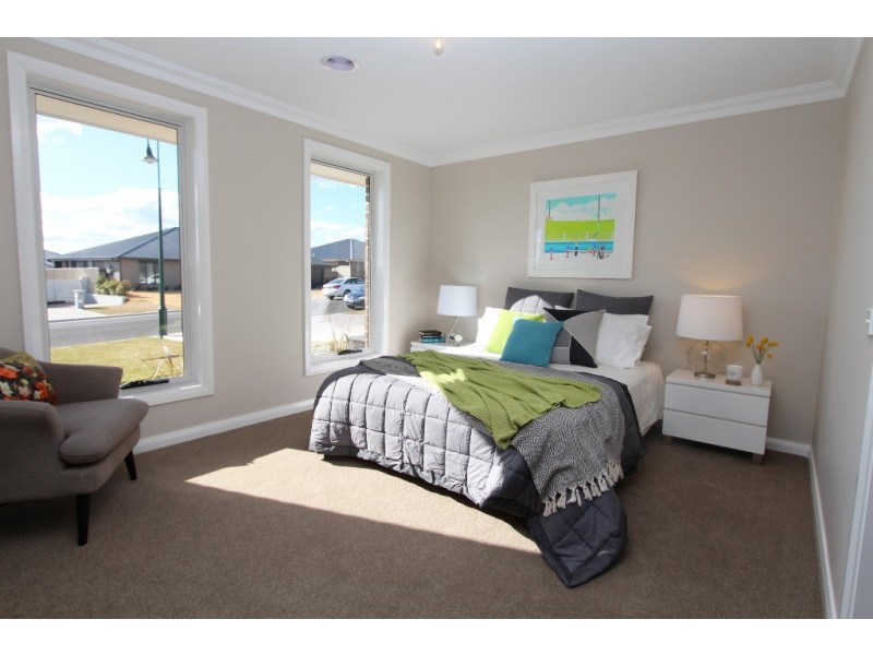 8 Coates Drive, Kelso NSW 2795