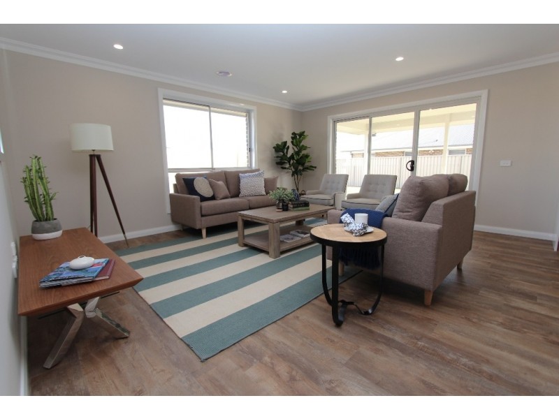 8 Coates Drive, Kelso NSW 2795