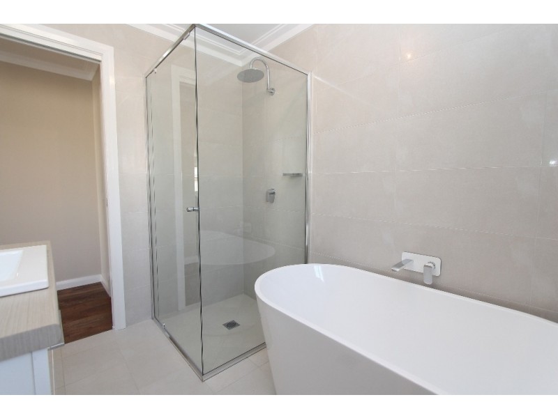 8 Coates Drive, Kelso NSW 2795