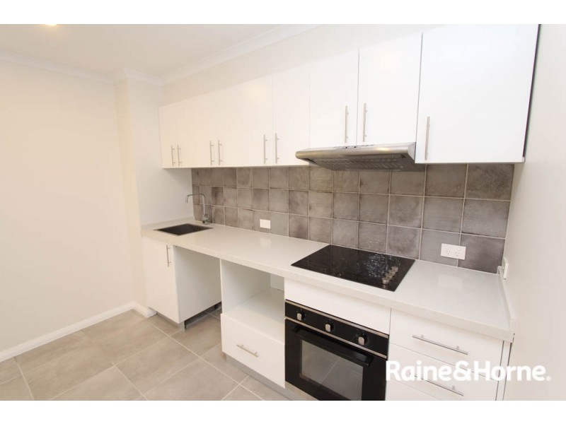 10/94 Havannah St, Bathurst NSW 2795