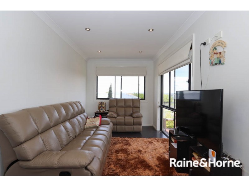 48 James Barnet Drive, Kelso NSW 2795