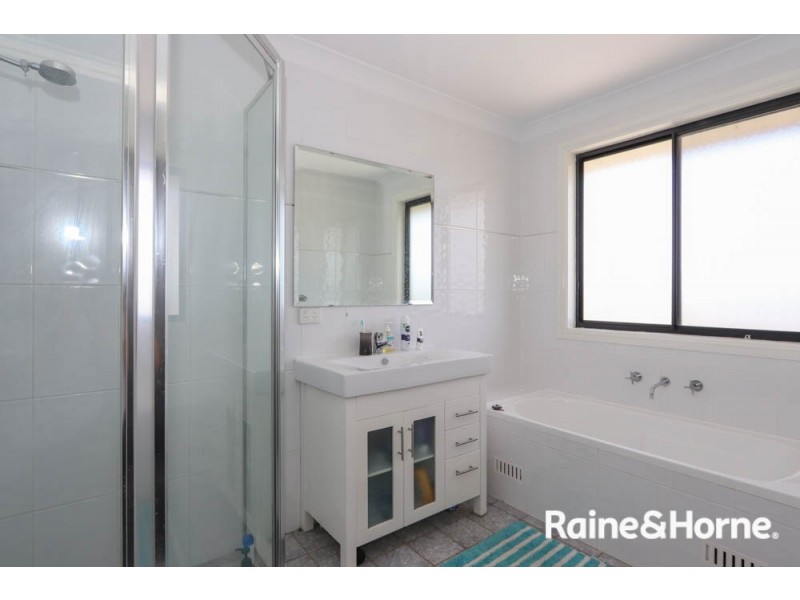 48 James Barnet Drive, Kelso NSW 2795