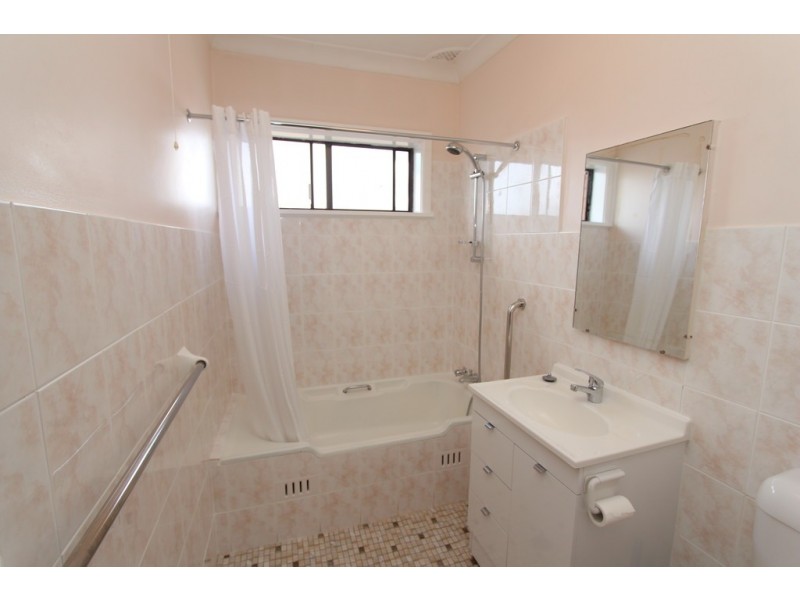 7 Loftus Street, Bathurst NSW 2795