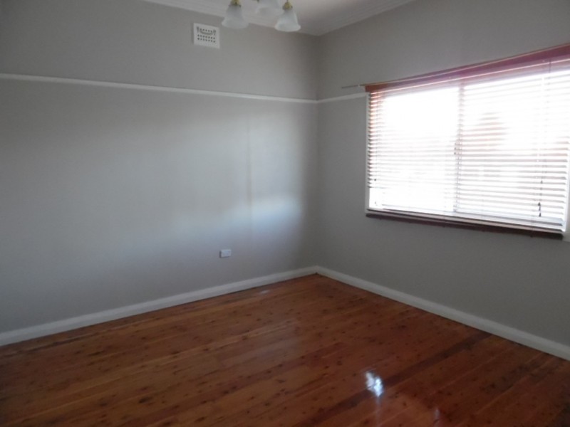 9 Torch Street, Bathurst NSW 2795