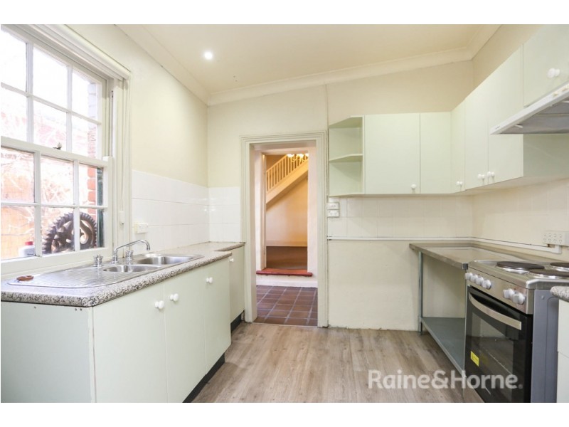 54 Seymour Street, Bathurst NSW 2795