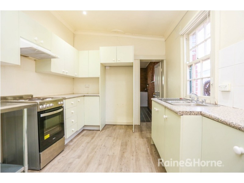 54 Seymour Street, Bathurst NSW 2795