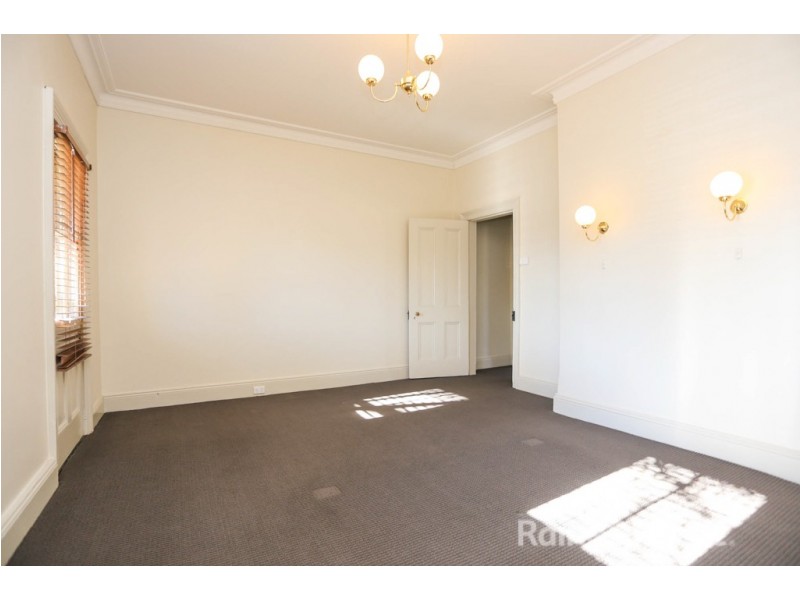 54 Seymour Street, Bathurst NSW 2795