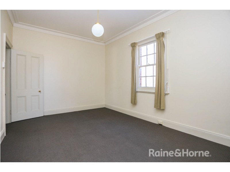 54 Seymour Street, Bathurst NSW 2795