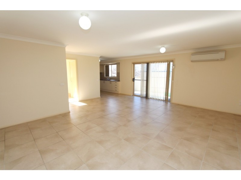 3/163a Keppel Street, Bathurst NSW 2795