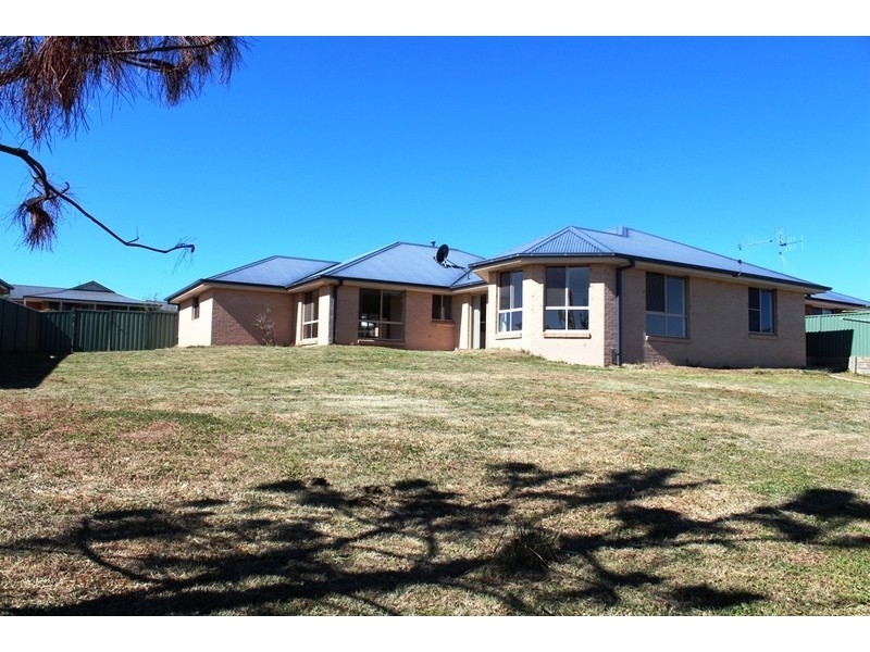 13 Federation Drive, Kelso NSW 2795