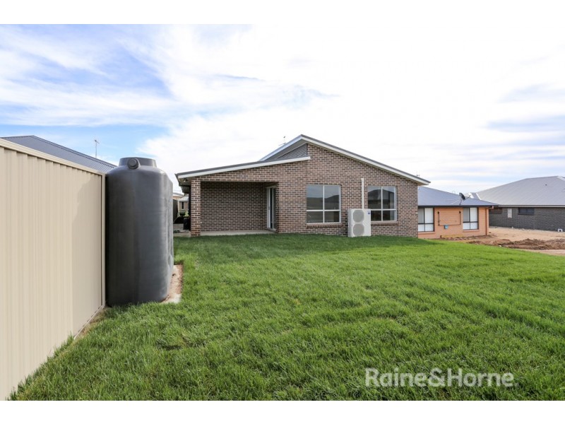 14 Basalt Way, Kelso NSW 2795