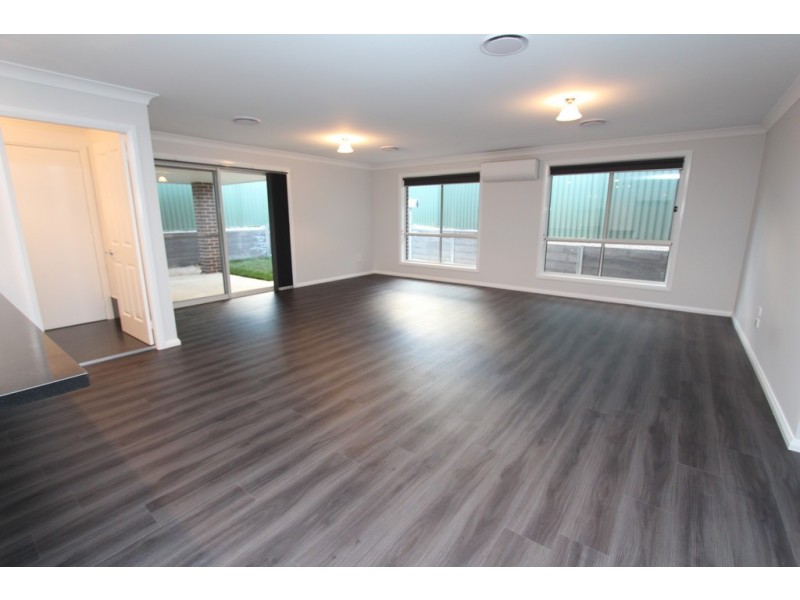 11 Phillip Street, Llanarth NSW 2795