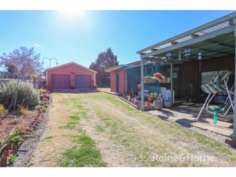27 Charlotte Street, Bathurst NSW 2795