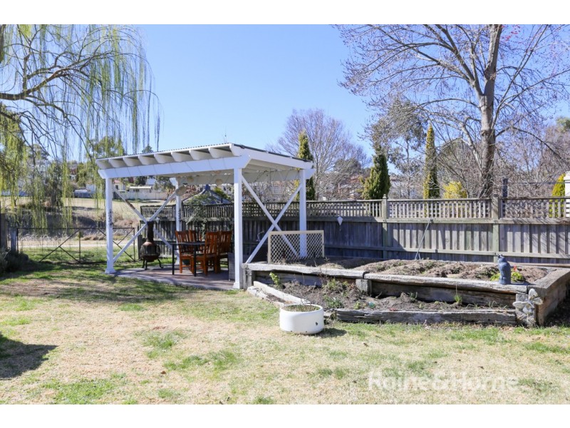 5 Hansard Place, West Bathurst NSW 2795