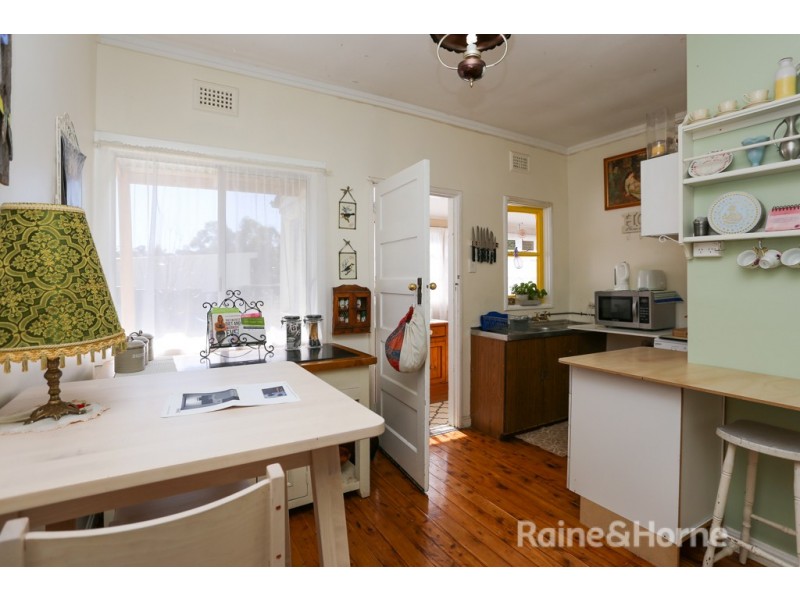 5 Hansard Place, West Bathurst NSW 2795