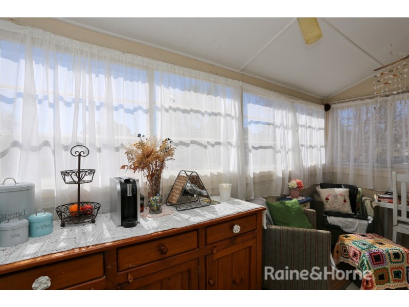5 Hansard Place, West Bathurst NSW 2795