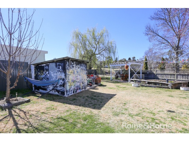 5 Hansard Place, West Bathurst NSW 2795